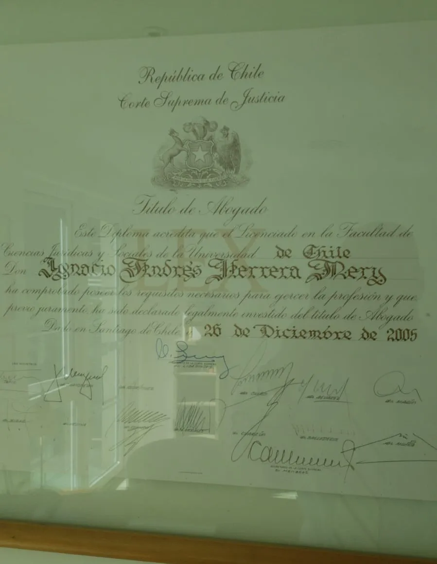 Título de Abogado - IHM